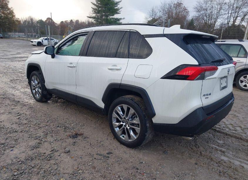 Photo 3 of 2021 Toyota Rav4 XLE PREMIUM (VIN 2T3C1RFVXMW154802)