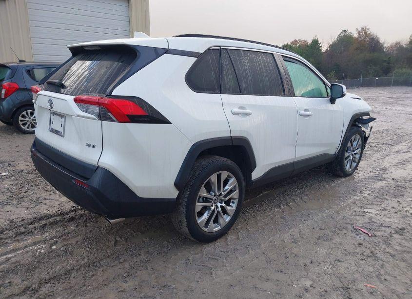 Photo 4 of 2021 Toyota Rav4 XLE PREMIUM (VIN 2T3C1RFVXMW154802)