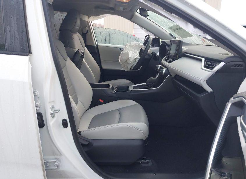 Photo 5 of 2021 Toyota Rav4 XLE PREMIUM (VIN 2T3C1RFVXMW154802)