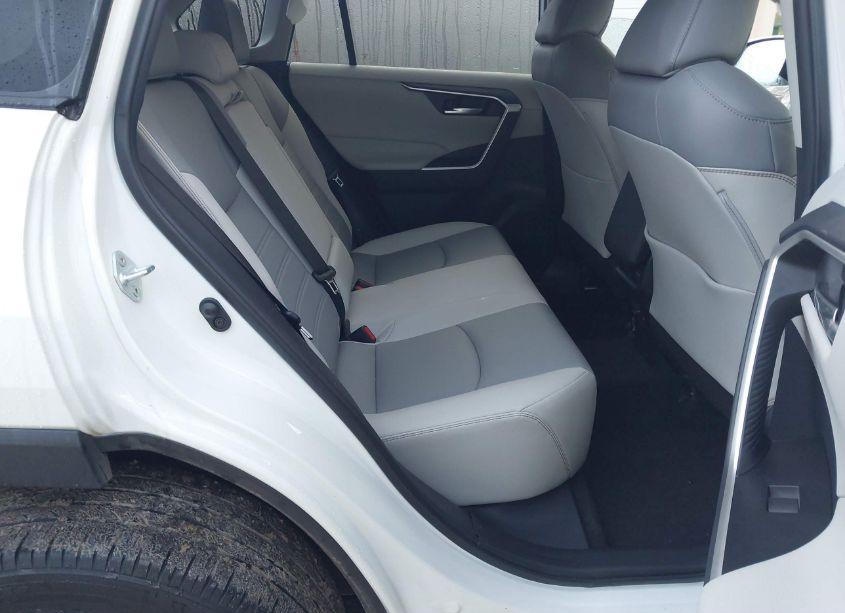 Photo 8 of 2021 Toyota Rav4 XLE PREMIUM (VIN 2T3C1RFVXMW154802)