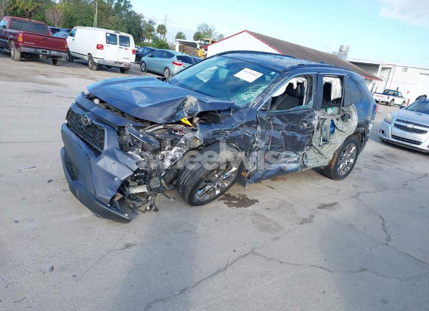 Photo 2 of 2021 Toyota Rav4 XLE PREMIUM (VIN 2T3C1RFVXMW180428)