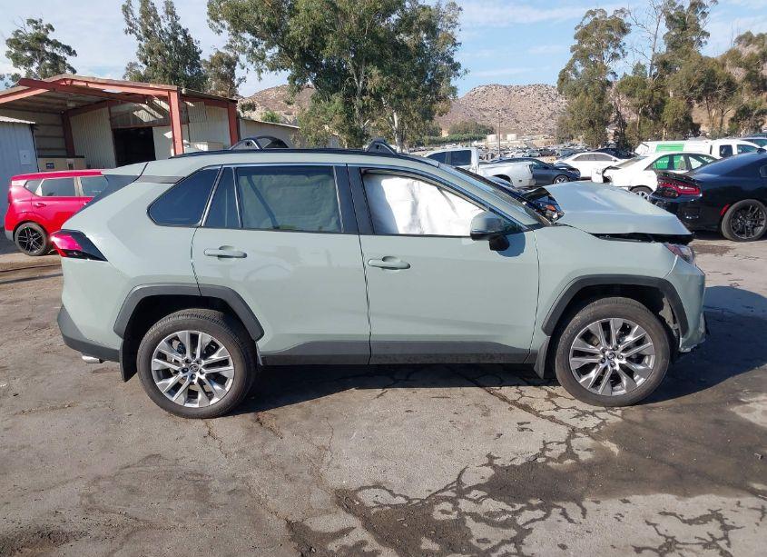 Photo 13 of 2023 Toyota Rav4 XLE PREMIUM (VIN 2T3C1RFVXPW268092)