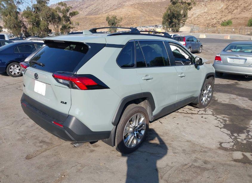 Photo 4 of 2023 Toyota Rav4 XLE PREMIUM (VIN 2T3C1RFVXPW268092)