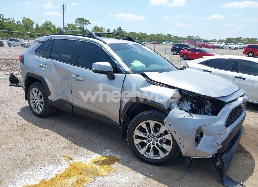 2024 Toyota Rav4 XLE PREMIUM (VIN 2T3C1RFVXRC293952) main photo