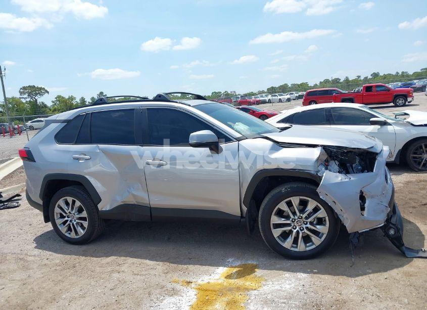 Photo 13 of 2024 Toyota Rav4 XLE PREMIUM (VIN 2T3C1RFVXRC293952)
