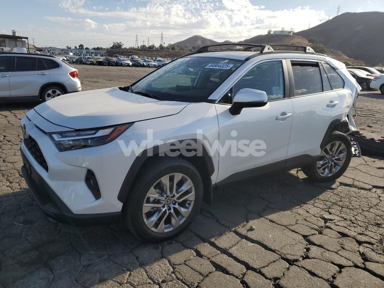 2025 TOYOTA RAV4 XLE PREMIUM (VIN 2T3C1RFVXSW417805) main photo