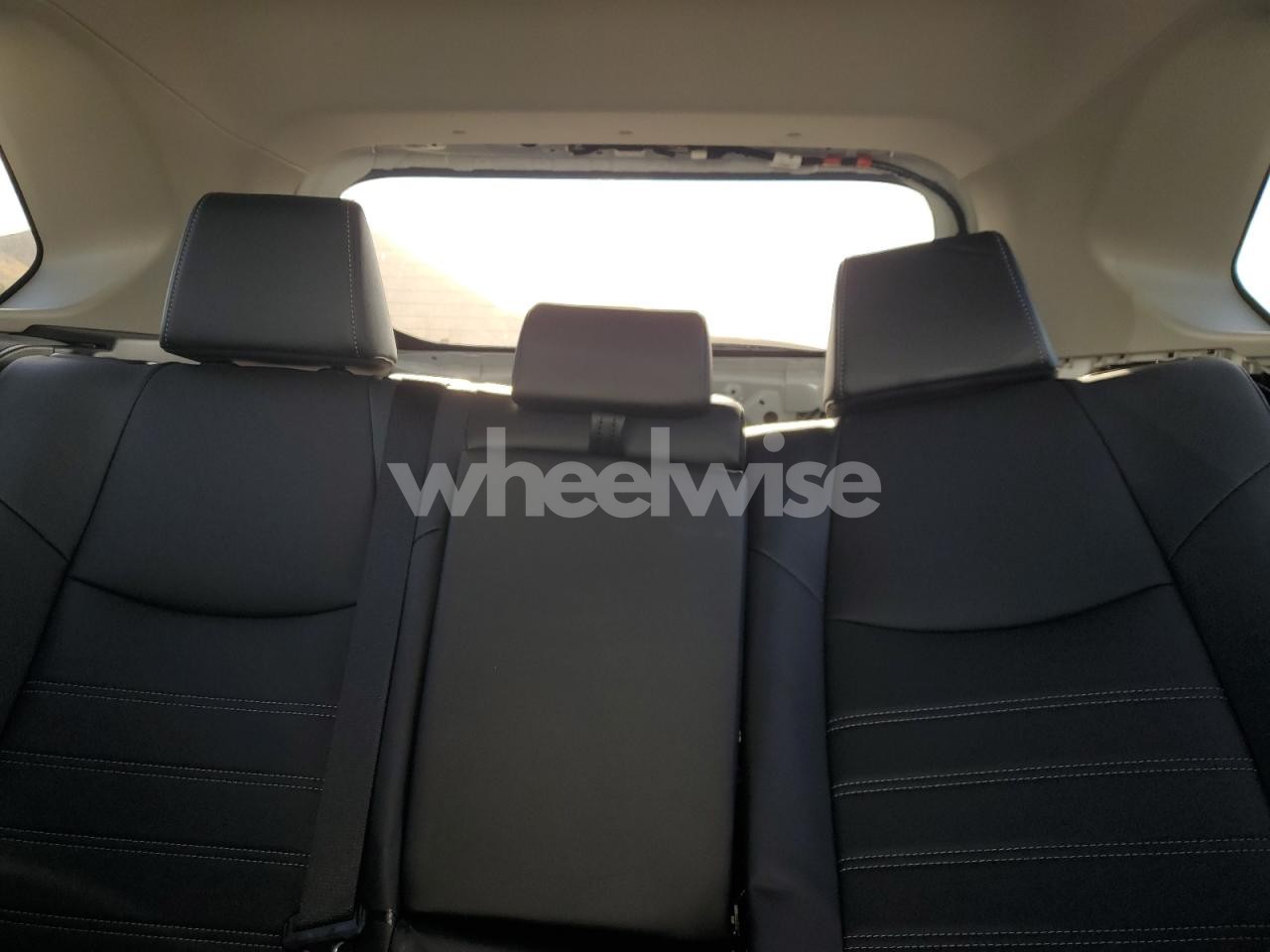 Photo 10 of 2025 TOYOTA RAV4 XLE PREMIUM (VIN 2T3C1RFVXSW417805)