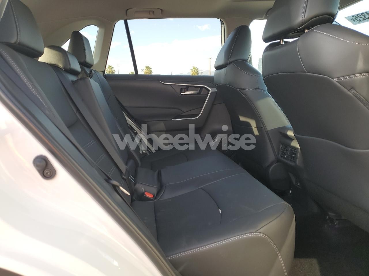 Photo 11 of 2025 TOYOTA RAV4 XLE PREMIUM (VIN 2T3C1RFVXSW417805)