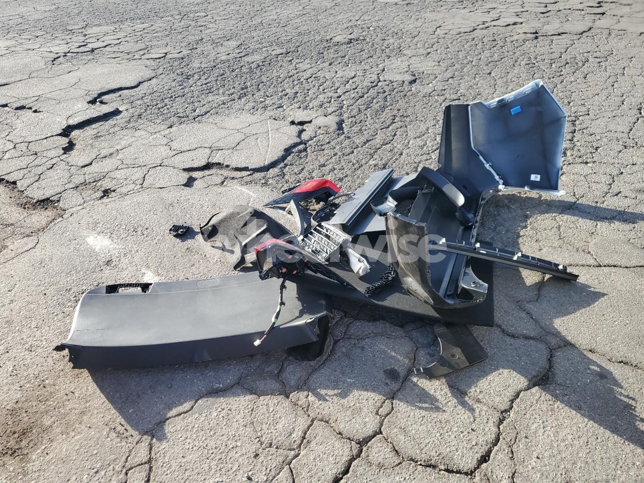 Photo 13 of 2025 TOYOTA RAV4 XLE PREMIUM (VIN 2T3C1RFVXSW417805)