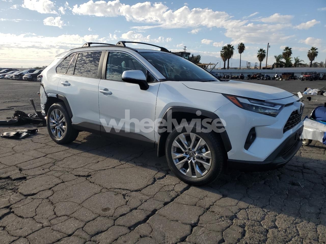 Photo 4 of 2025 TOYOTA RAV4 XLE PREMIUM (VIN 2T3C1RFVXSW417805)