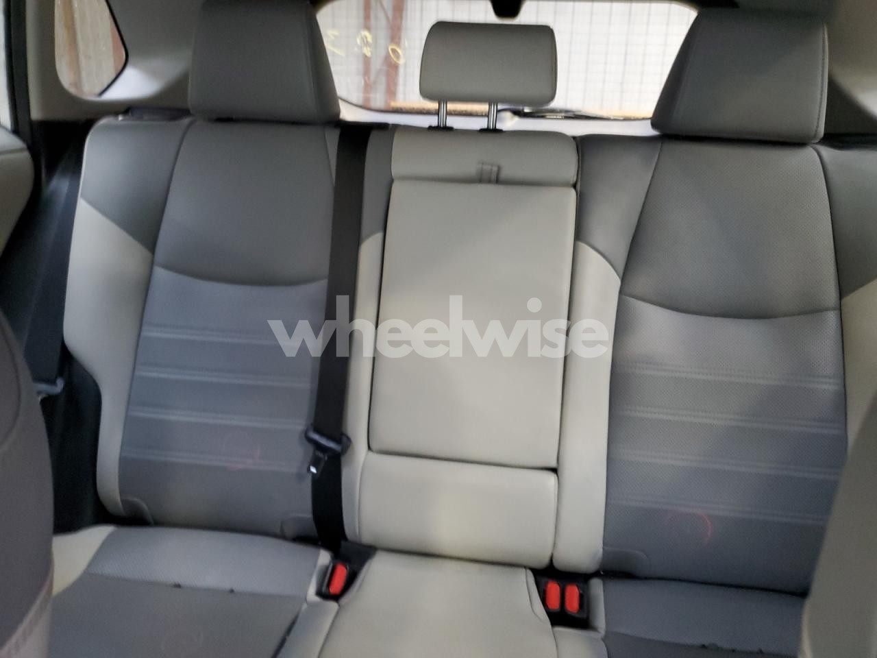 Photo 10 of 2019 TOYOTA RAV4 LIMITED (VIN 2T3D1RFV2KW038088)