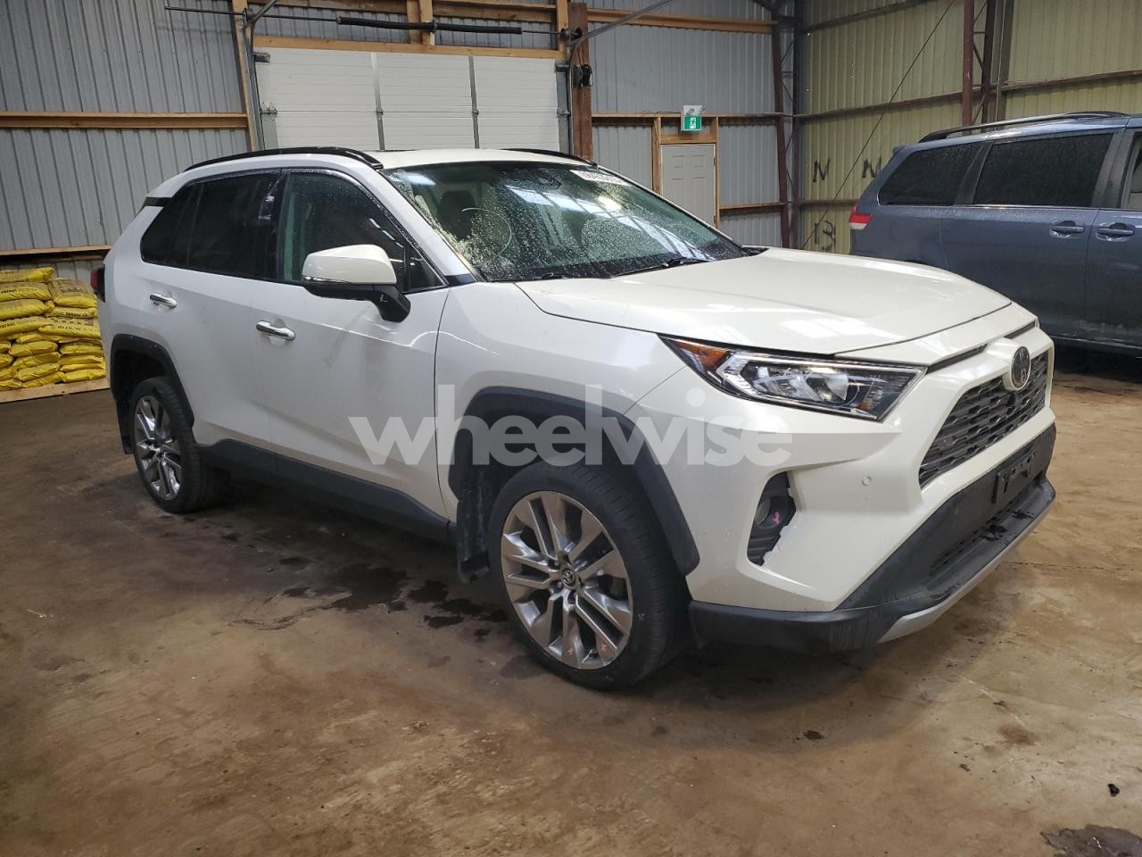 Photo 4 of 2019 TOYOTA RAV4 LIMITED (VIN 2T3D1RFV2KW038088)