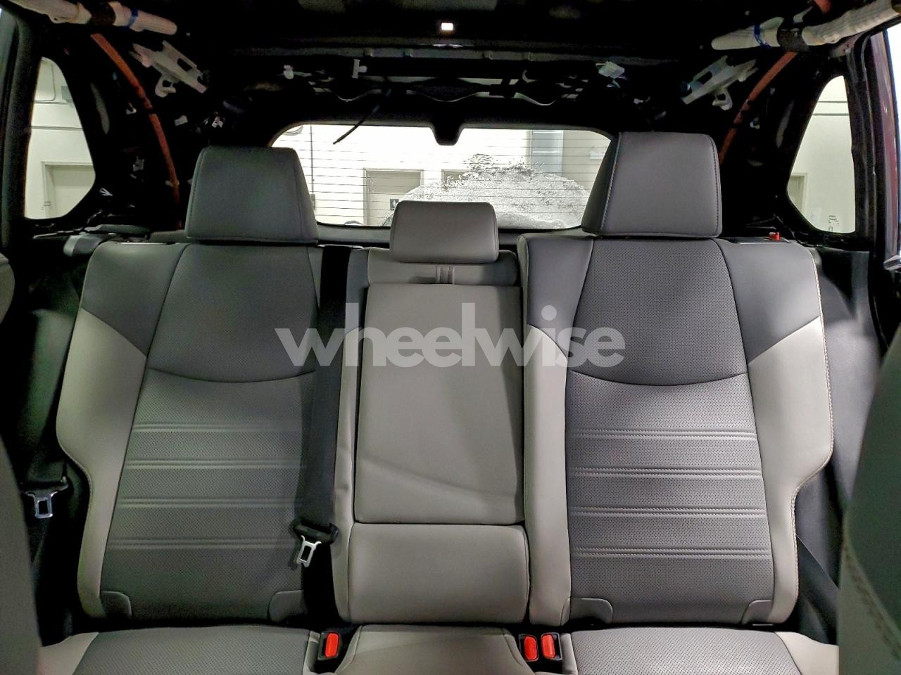 Photo 10 of 2019 TOYOTA RAV4 LIMITED (VIN 2T3D1RFV7KW039849)