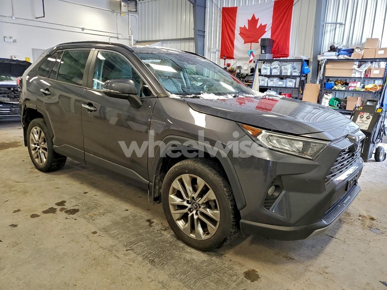 Photo 4 of 2019 TOYOTA RAV4 LIMITED (VIN 2T3D1RFV7KW039849)