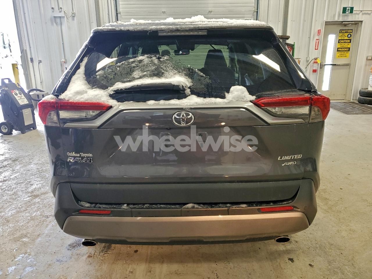 Photo 6 of 2019 TOYOTA RAV4 LIMITED (VIN 2T3D1RFV7KW039849)