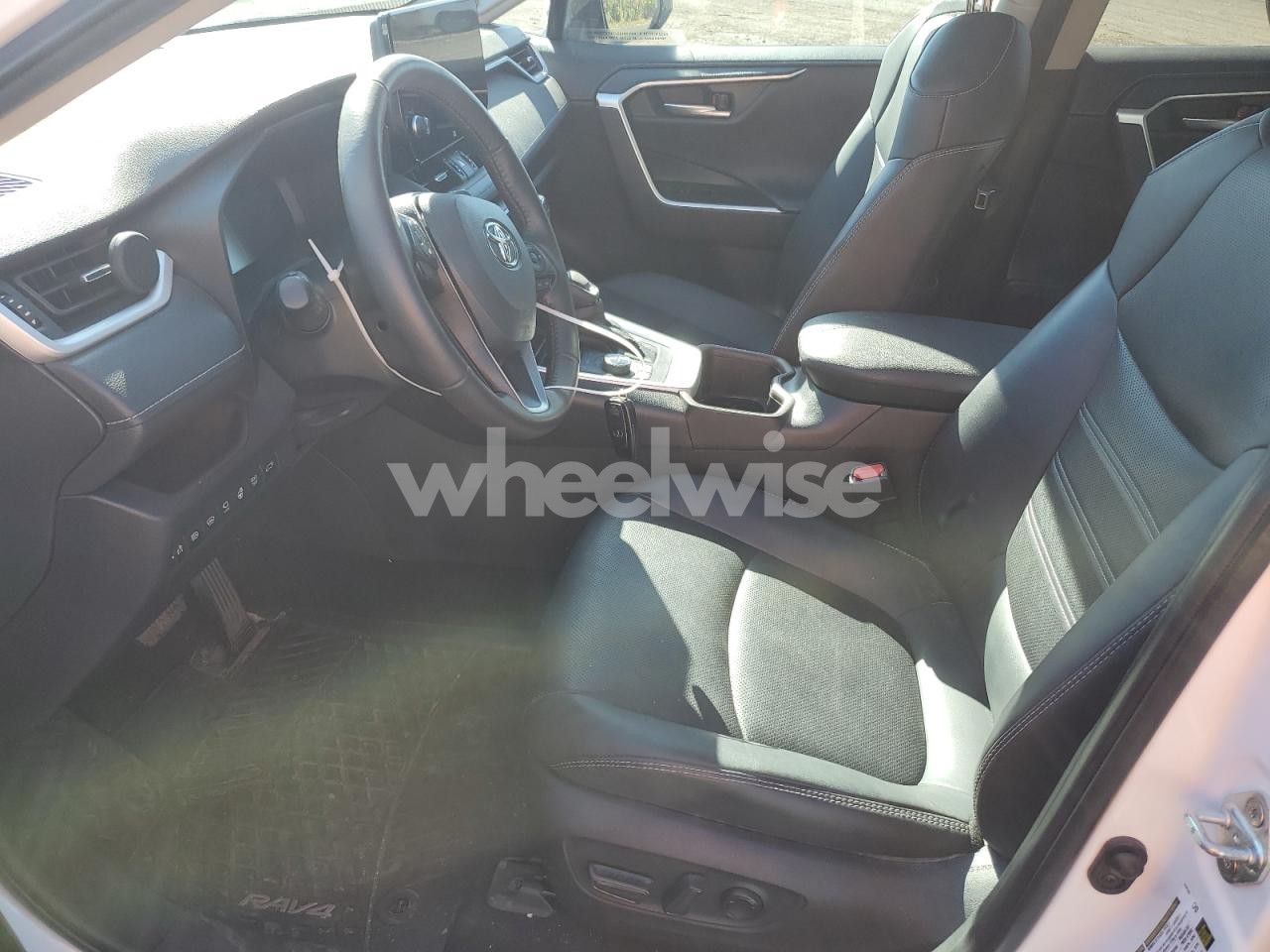 Photo 7 of 2023 TOYOTA RAV4 LIMITED (VIN 2T3D1RFV7PW377307)