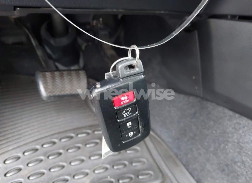 Photo 11 of 2015 Toyota Rav4 LIMITED (VIN 2T3DFREV1FW353439)