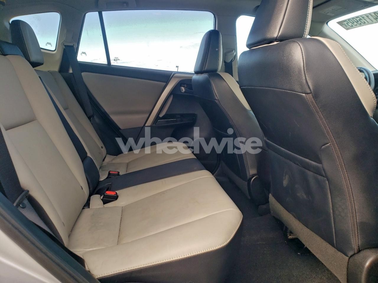 Photo 11 of 2016 TOYOTA RAV4 LIMITED (VIN 2T3DFREV1GW457219)