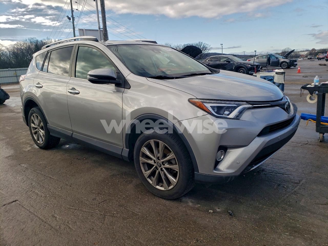 Photo 4 of 2016 TOYOTA RAV4 LIMITED (VIN 2T3DFREV1GW457219)