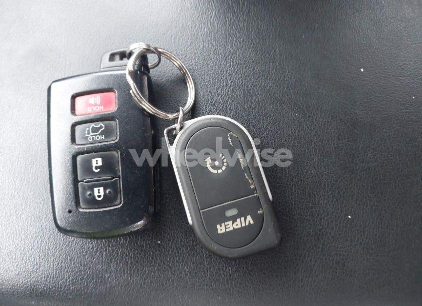Photo 11 of 2017 Toyota Rav4 LIMITED (VIN 2T3DFREV1HW594503)