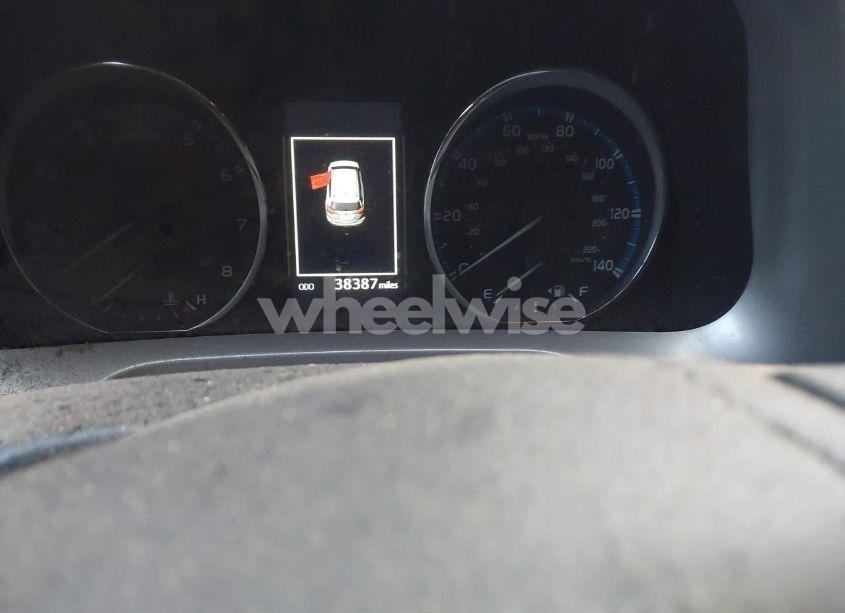 Photo 7 of 2018 Toyota Rav4 LIMITED (VIN 2T3DFREV1JW799695)