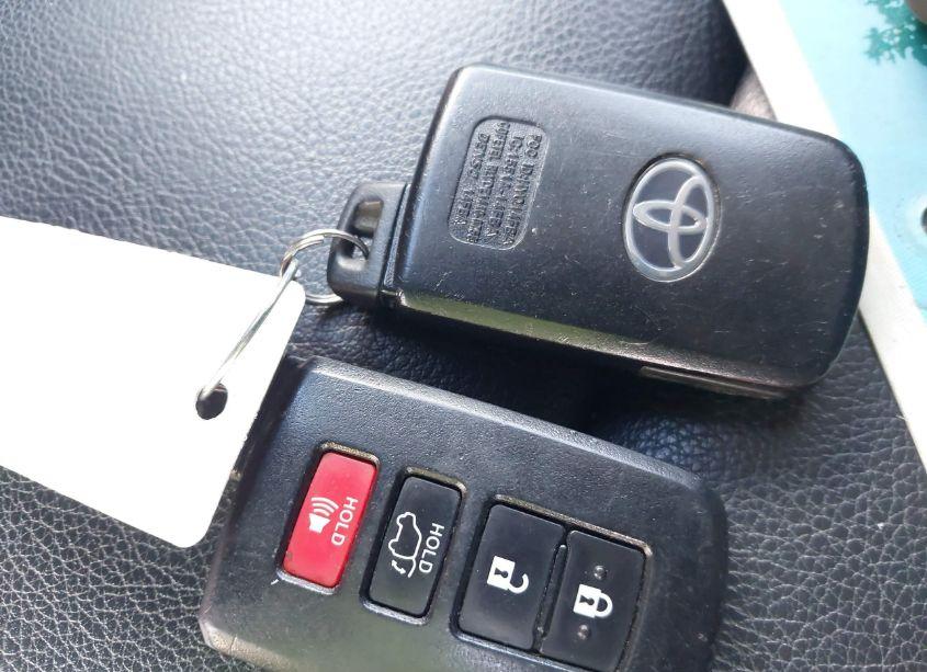 Photo 11 of 2015 Toyota Rav4 LIMITED (VIN 2T3DFREV2FW253365)