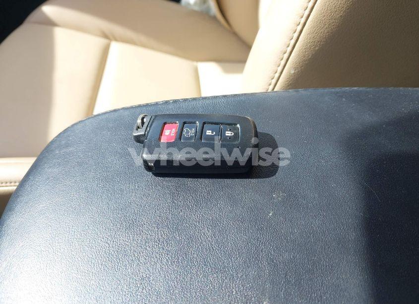 Photo 11 of 2015 Toyota Rav4 LIMITED (VIN 2T3DFREV2FW356706)