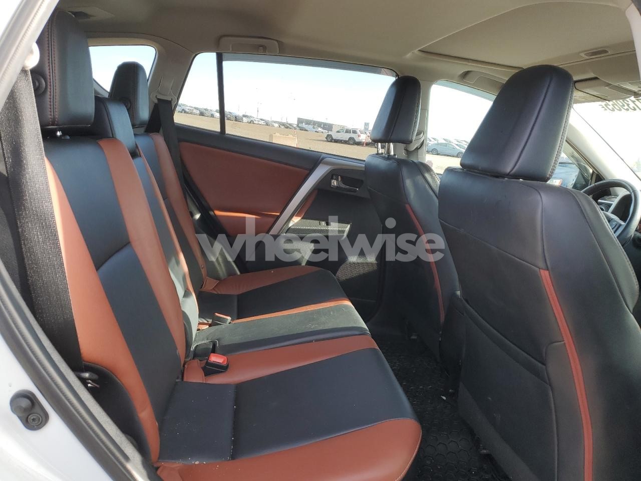 Photo 11 of 2015 TOYOTA RAV4 LIMITED (VIN 2T3DFREV2FW398972)