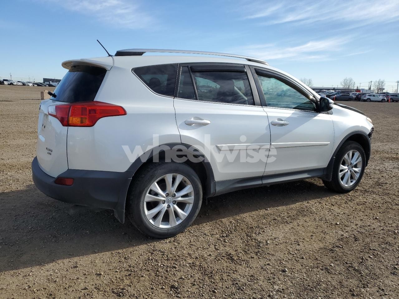 Photo 3 of 2015 TOYOTA RAV4 LIMITED (VIN 2T3DFREV2FW398972)