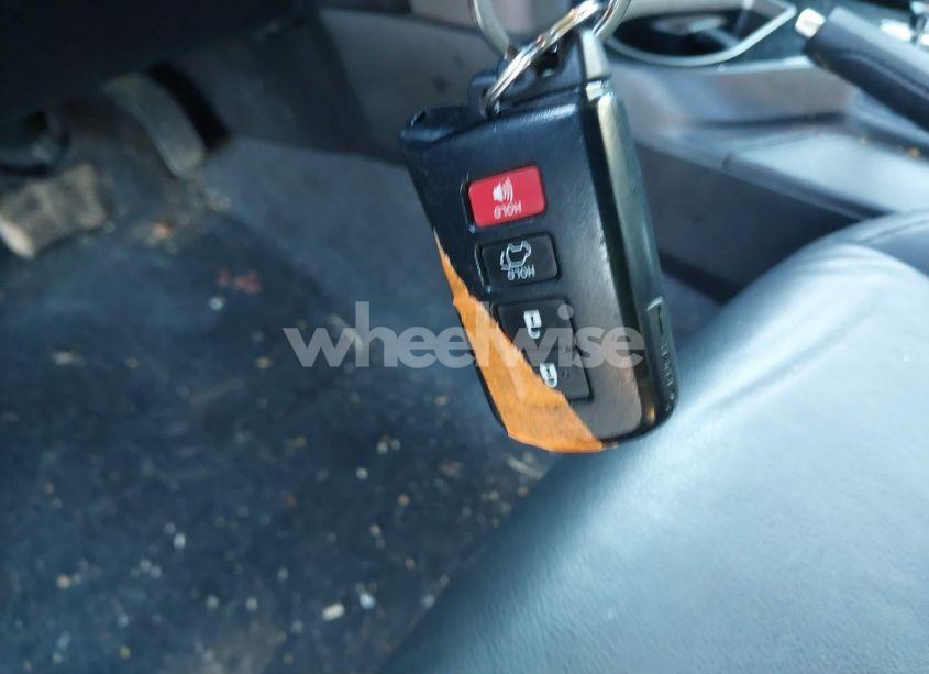 Photo 11 of 2016 Toyota Rav4 LIMITED (VIN 2T3DFREV2GW469671)