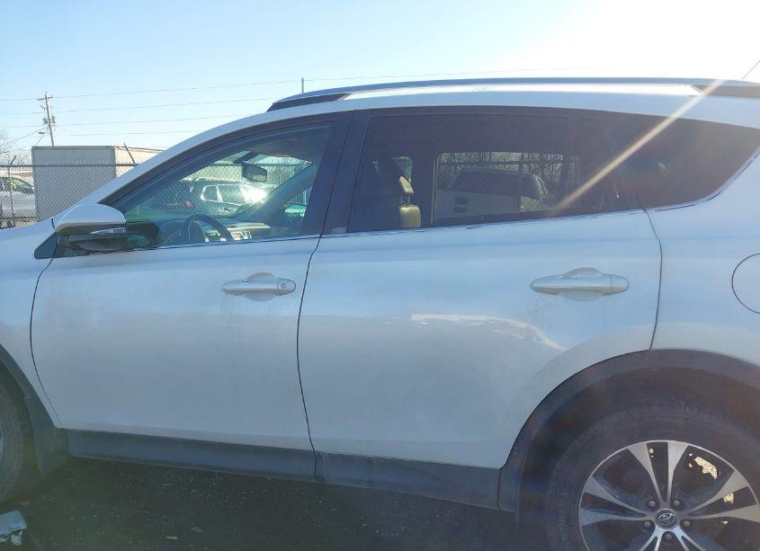 Photo 14 of 2015 Toyota Rav4 LIMITED (VIN 2T3DFREV4FW281555)