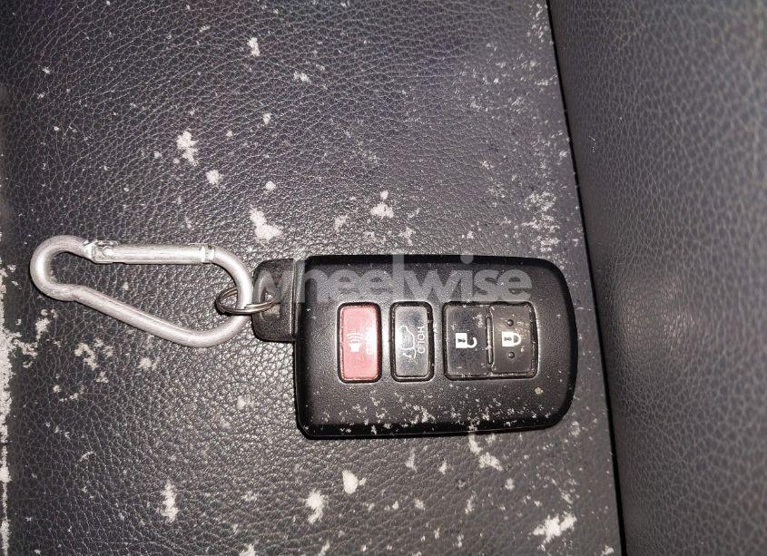 Photo 11 of 2018 Toyota Rav4 PLATINUM (VIN 2T3DFREV4JW700934)