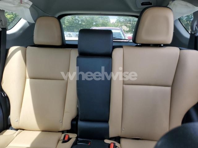 Photo 8 of 2016 TOYOTA RAV4 LIMITED (VIN 2T3DFREV5GW527806)