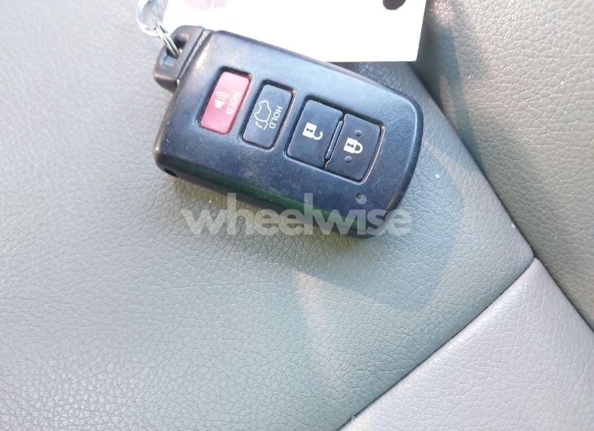 Photo 11 of 2017 Toyota Rav4 LIMITED/SE/PLATINUM (VIN 2T3DFREV5HW586159)