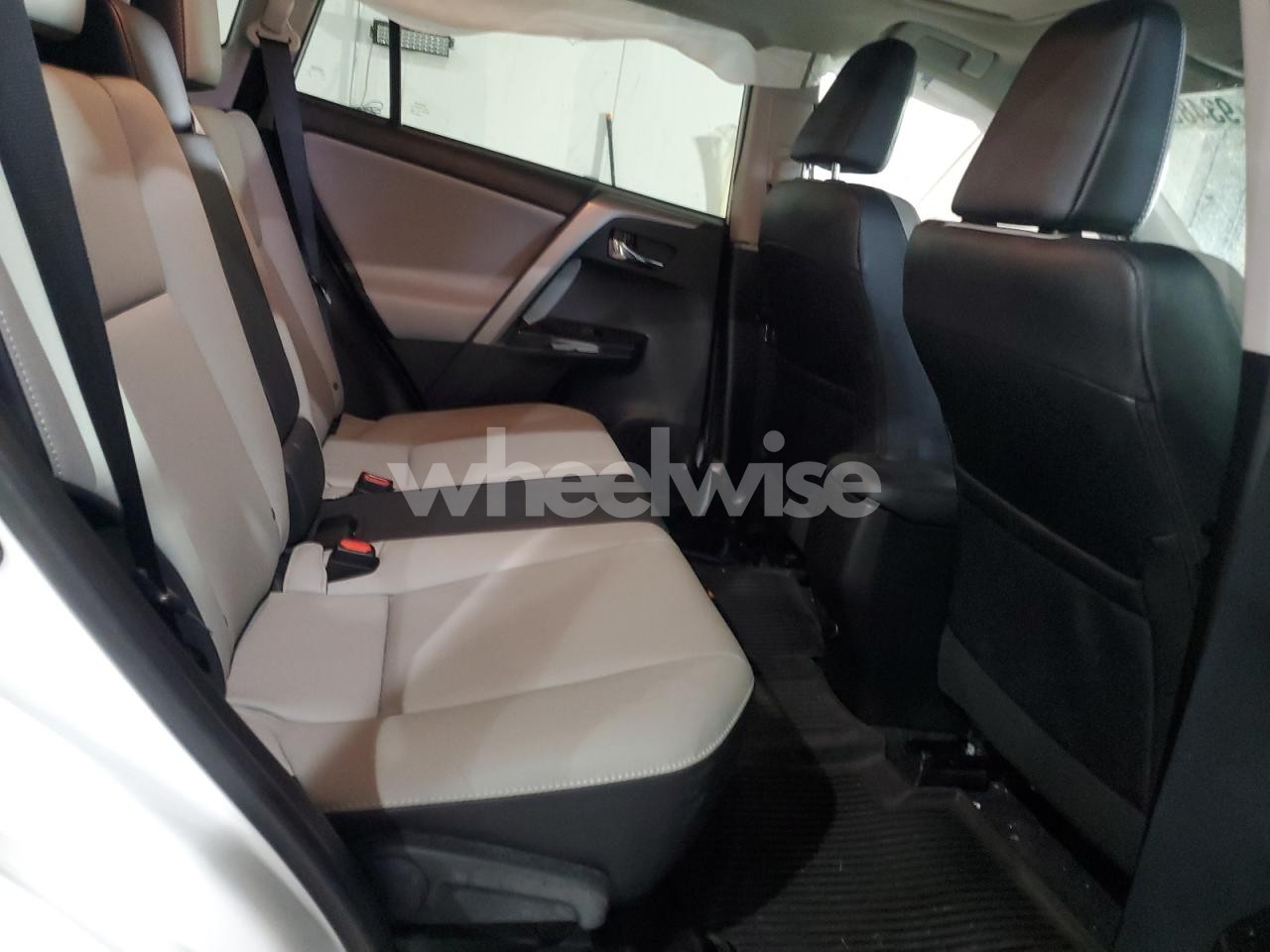 Photo 10 of 2017 TOYOTA RAV4 LIMITED (VIN 2T3DFREV8HW618554)