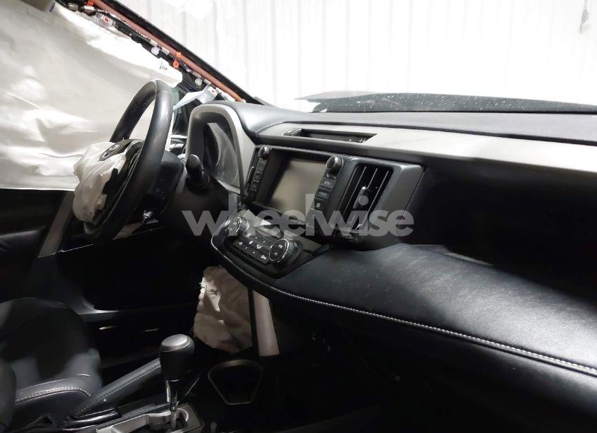 Photo 5 of 2017 Toyota Rav4 LIMITED (VIN 2T3DFREV8HW651831)