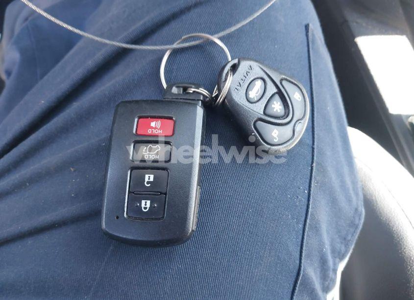 Photo 11 of 2018 Toyota Rav4 LIMITED (VIN 2T3DFREV8JW789424)