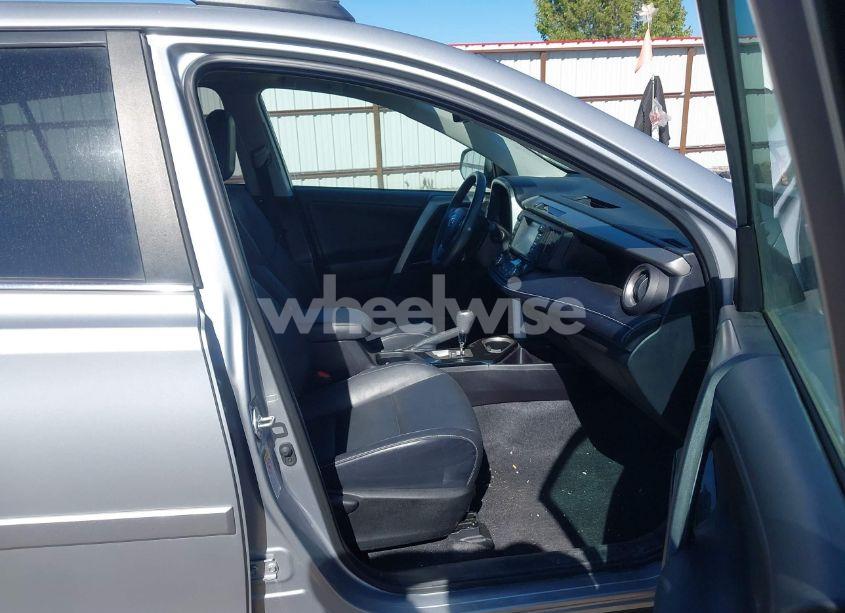 Photo 5 of 2018 Toyota Rav4 LIMITED (VIN 2T3DFREV8JW789424)