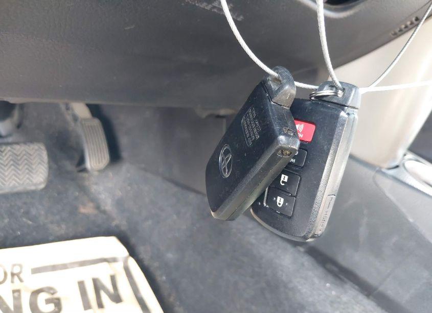 Photo 11 of 2015 Toyota Rav4 LIMITED (VIN 2T3DFREV9FW361529)