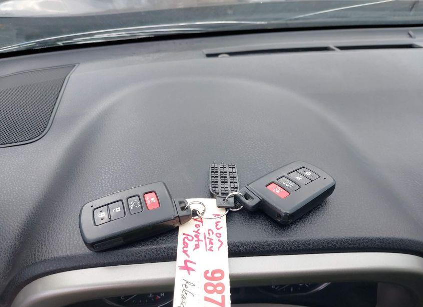 Photo 11 of 2018 Toyota Rav4 LIMITED (VIN 2T3DFREV9JW751376)