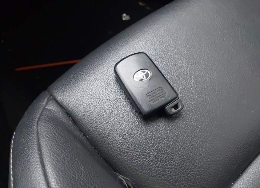 Photo 11 of 2015 Toyota Rav4 LIMITED (VIN 2T3DFREVXFW318317)