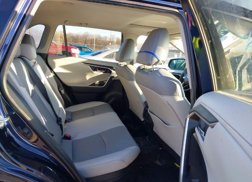 Photo 8 of 2019 Toyota Rav4 HYBRID LIMITED (VIN 2T3DWRFV2KW042692)