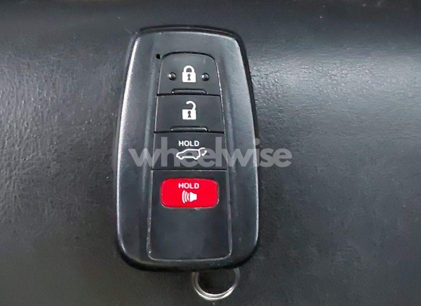 Photo 11 of 2019 Toyota Rav4 HYBRID LIMITED (VIN 2T3DWRFV5KW021965)