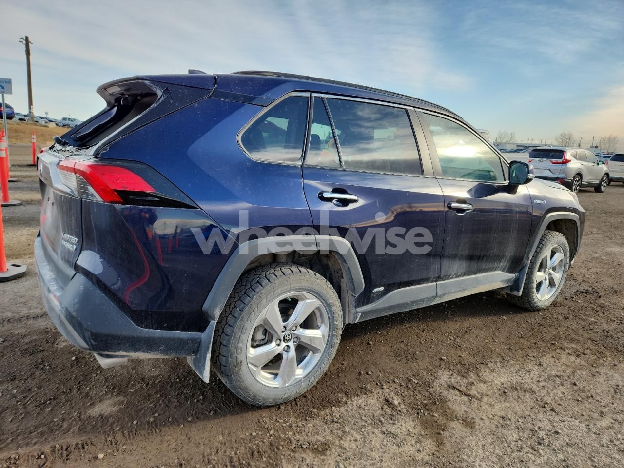 Photo 3 of 2021 TOYOTA RAV4 LIMITED (VIN 2T3DWRFV8MW127099)
