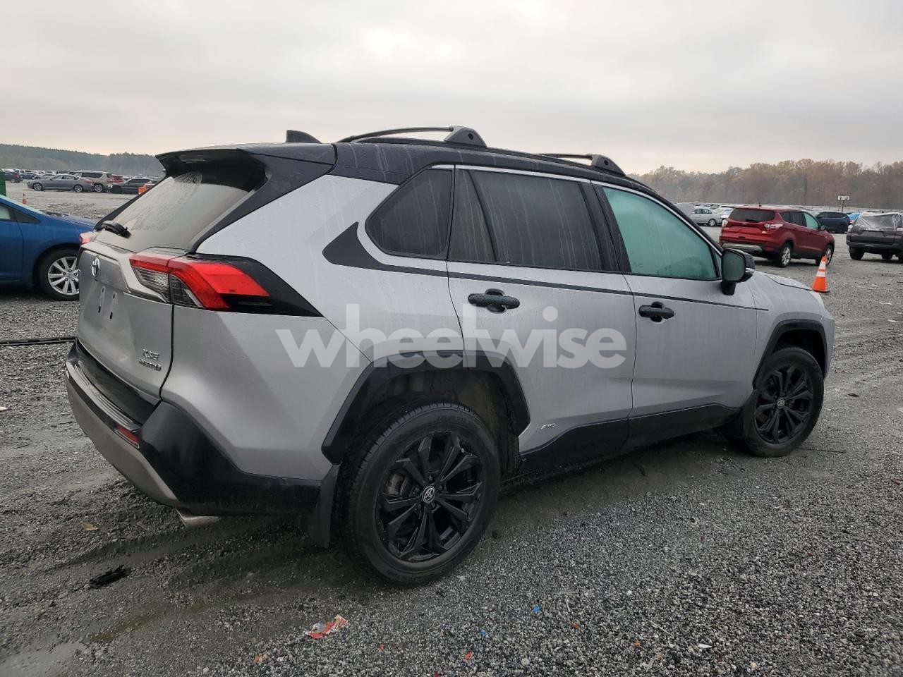 Photo 3 of 2022 TOYOTA RAV4 XSE (VIN 2T3E6RFV0NW029948)