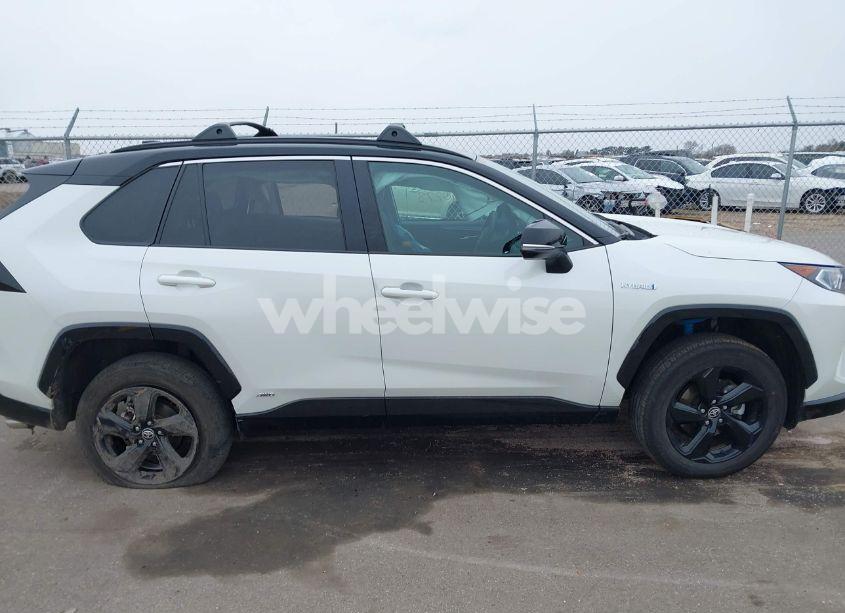 Photo 13 of 2021 Toyota Rav4 HYBRID XSE (VIN 2T3E6RFV4MW021009)