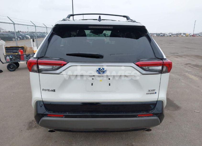 Photo 16 of 2021 Toyota Rav4 HYBRID XSE (VIN 2T3E6RFV4MW021009)