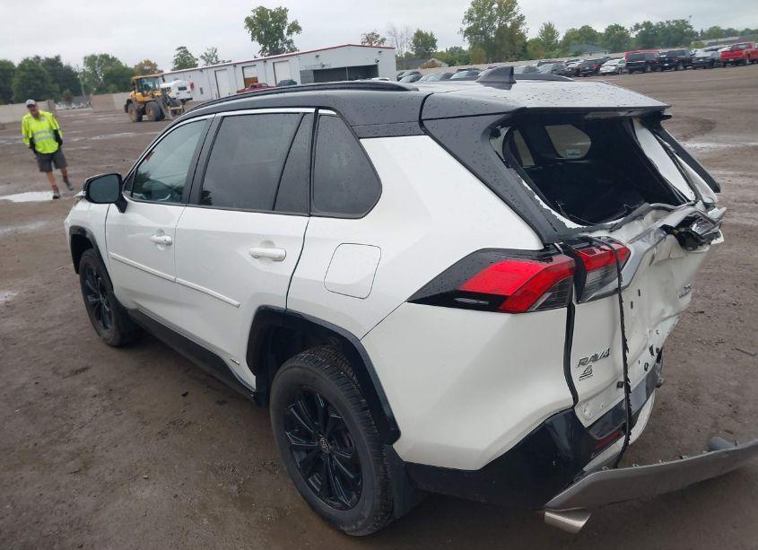 Photo 3 of 2022 Toyota Rav4 HYBRID XSE (VIN 2T3E6RFV5NW031887)