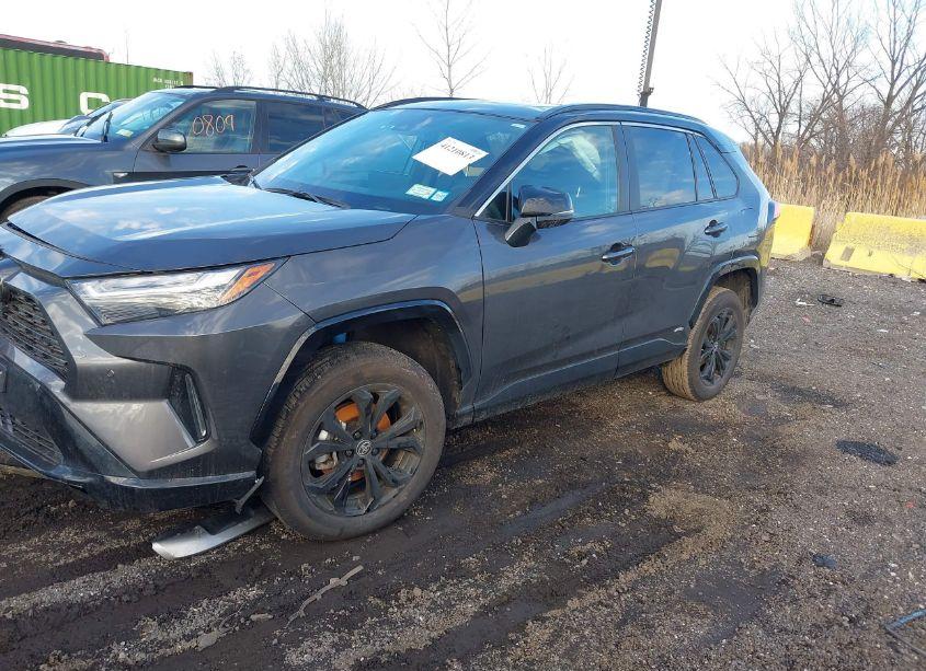 Photo 2 of 2024 Toyota Rav4 HYBRID XSE (VIN 2T3E6RFV6RW062796)