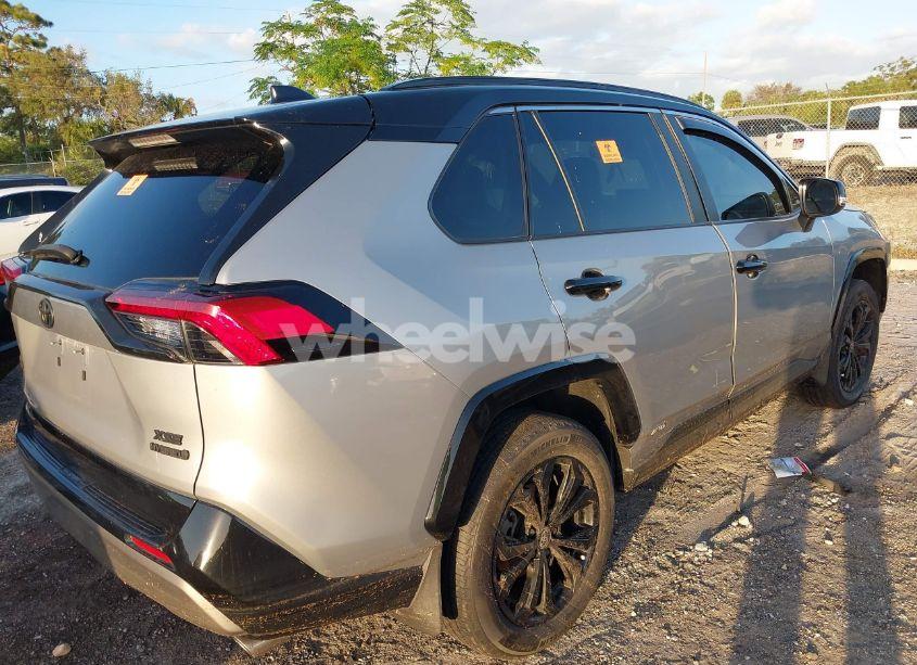 Photo 4 of 2022 Toyota Rav4 HYBRID XSE (VIN 2T3E6RFV7NW036752)